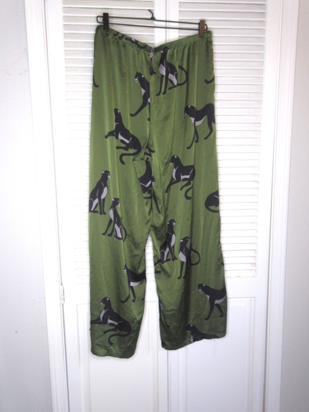 Auden Women's Panther Green Satin Pajama Pants - Size large - Picture 4 of 5